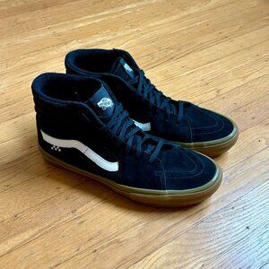 Men's Vans Skate Sk8-Hi shoe size 11.5 (black suede/gum brown)